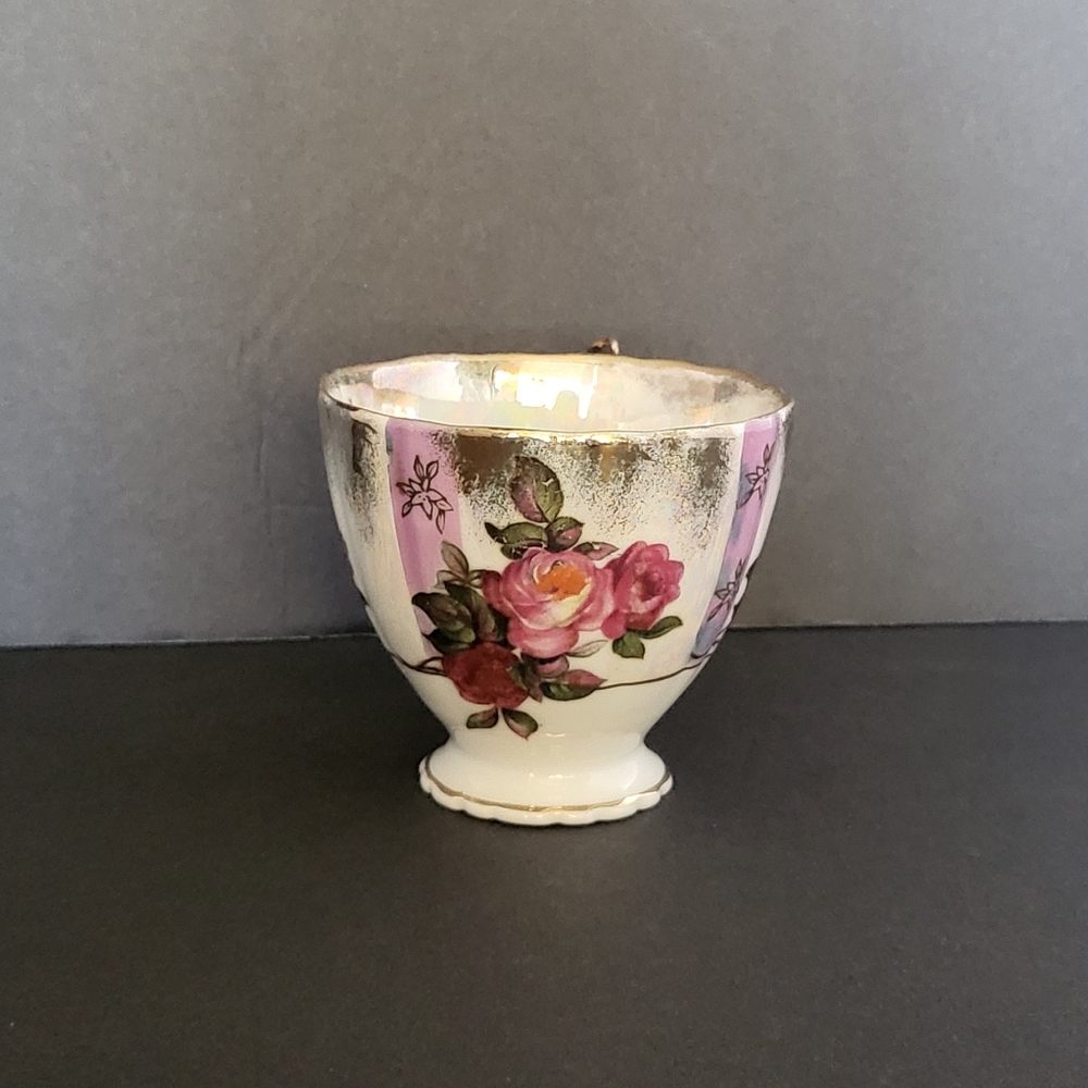 Beautiful Teacup - Picture 2 of 4